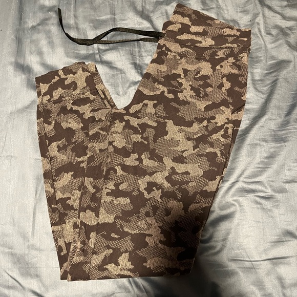 Lululemon ready to rulu joggers - Picture 1 of 3